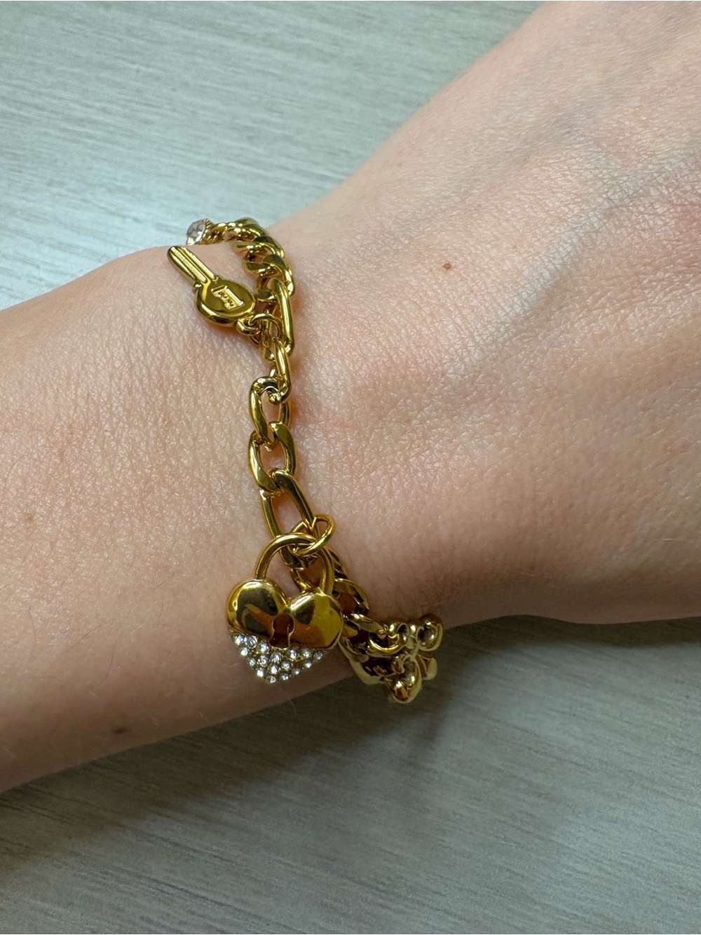Gold Heart Lock Charm Ankle Bracelet (or bracelet) with Key & Fleur-de-Lis - Picture 4 of 10